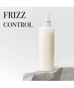 Hidratación ligera y definición natural con Curl Me Now de Moncho Moreno.
